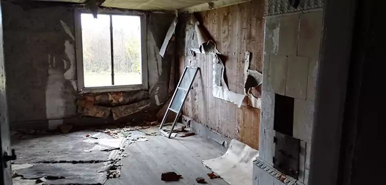 Why Selling a Distressed House Through Traditional Methods Fails in Baltimore